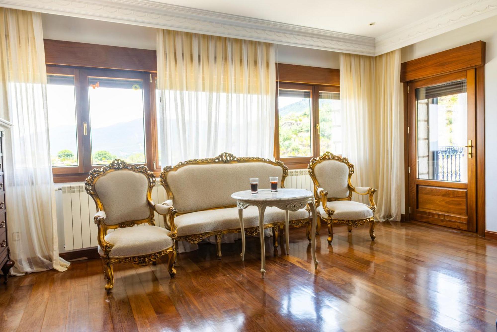 Mansion Con Jacuzzi A 40 Grados, Gran Piscina Y Padel Villa El Tiemblo Exterior photo